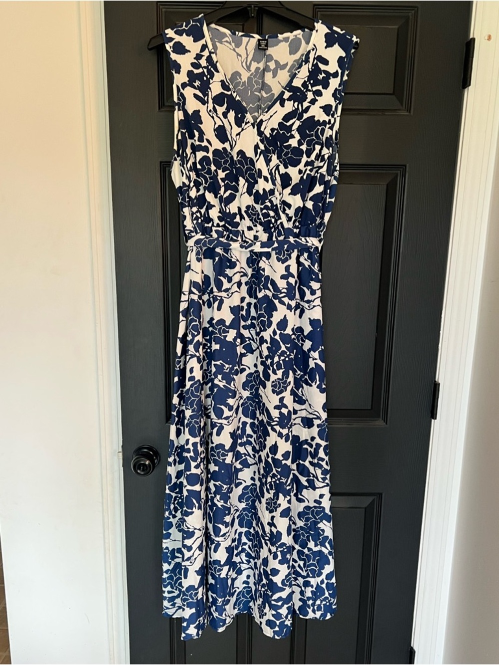 Sleeveless Blue & White Floral Midi Dress